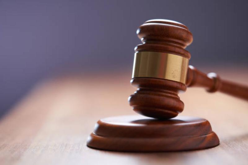 Gavel depicting courtroom image