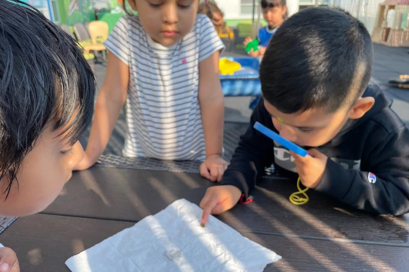 Preschoolers work on an exercise in STEM from the Start in October 2023. (Credit: Anna Duenas)