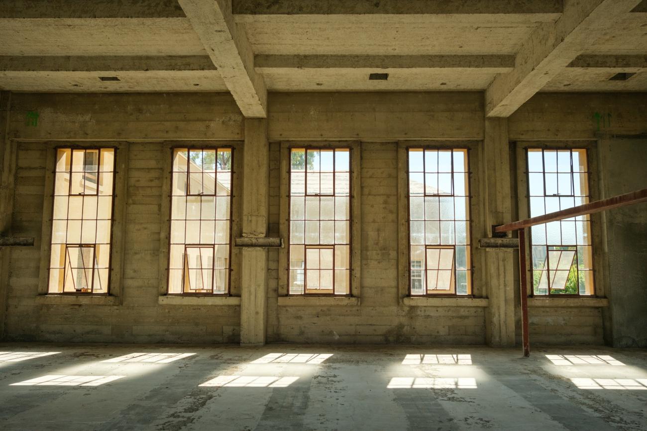A view of GSE construction facing the former Cubberley Library, which will become a gathering space. (Photo: Ryan Zhang)