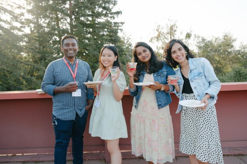 Students get acquainted at the new student mixer. (Photo: Ryan Zhang)