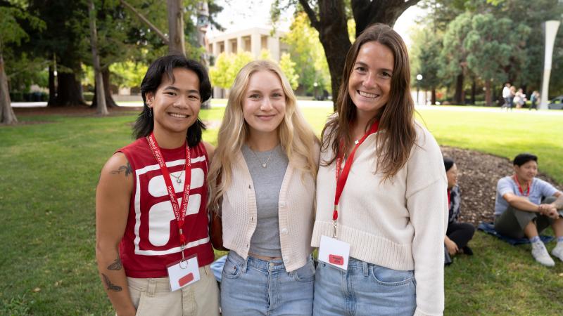 New students pose for a picture during new student orientation week. (Photo: Joleen Richards)