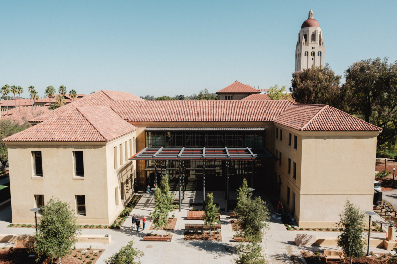 The remodeled Angela Nomellini and Ken Olivier (ANKO) Building at Stanford Graduate School of Education opens onto a central courtyard. (Photo: Ryan Zhang)